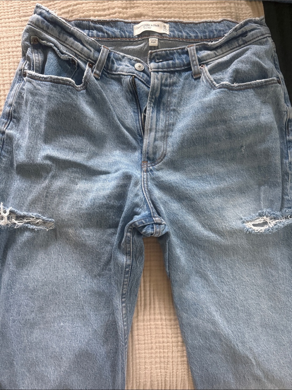 A&F The Baggy Mid Rise curve love size 10